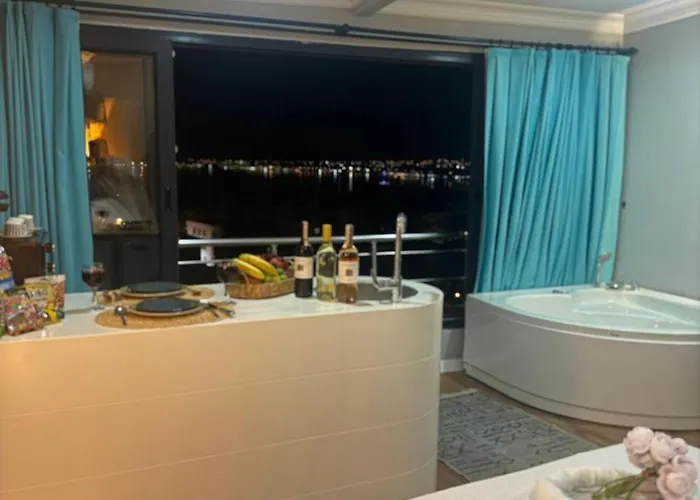 Old Town * フェティエ